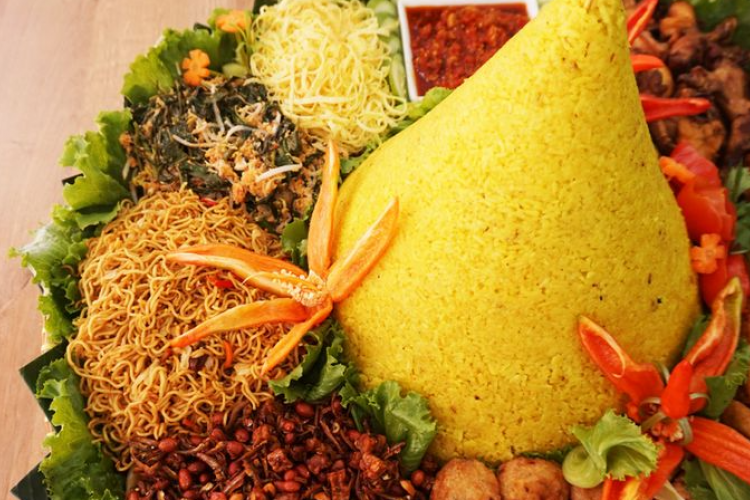 Detail Harga Nasi Tumpeng Untuk 5 Porsi Terbaru 2023, Gak Perlu Siapin Budget Gede!