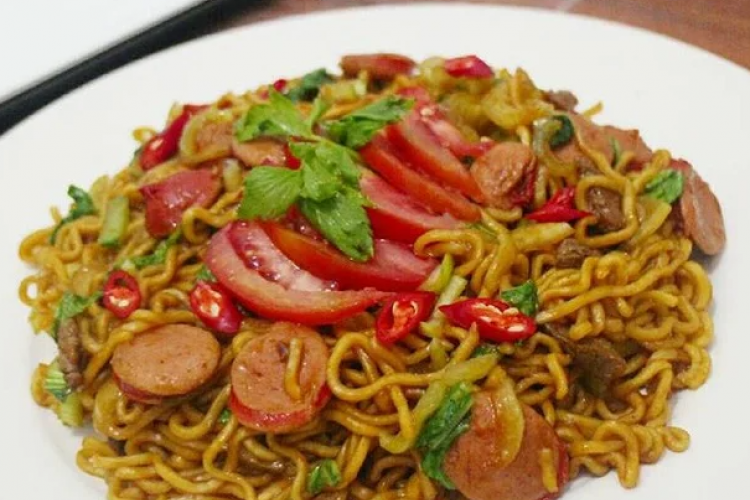 Ide Resep dan Cara Membuat Mie Goreng Bakso 20 Porsi, Lezat dan Mudah!