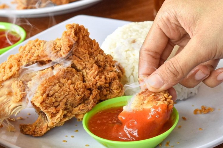 Daftar Menu dan Harga Ayam Geprek Sa'i Terbaru 2023 Untuk Semua Outlet, Nikmati Kriuk Ayam dan Pedas Sambalnya yang Nagih Banget!