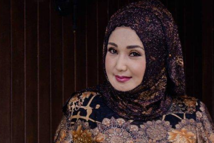 Download Lagu Dangdut Evie Tamala Full Album Mp3, Unduh GRATIS Sekarang Juga!