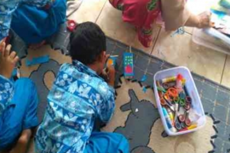 Cara Membuat Alat Peraga Untuk Anak TK Tema Alat Komunikasi Paling Mudah dan Praktis