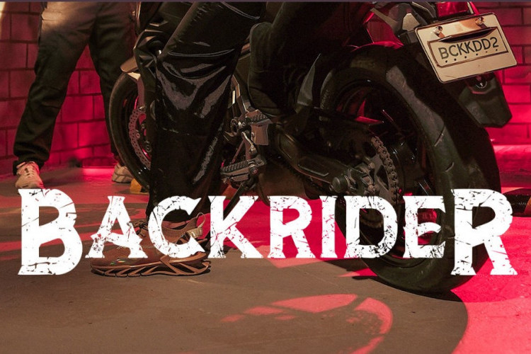 Nonton Film Backrider (2024) Subtitle Indonesia Full HD 4K, Download Mudah! Terapis Pijat yang Terjebak Cinta Baru