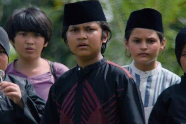 Daftar Pemain Film Kun Ana Wa Anta, Muzakki Ramdhan Hingga Austyn Senduk Bentuk Kelompok Penyelamat Satwa Langka!