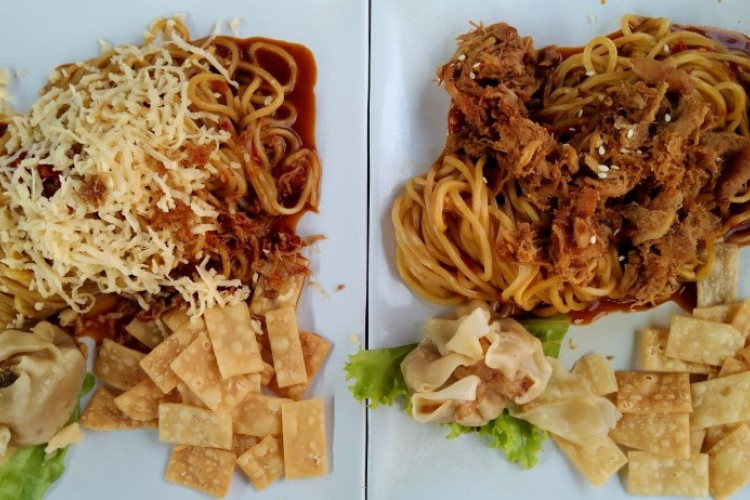 Daftar Menu Mie Nyinyir Terbaru 2023 Disertai Harganya, Uji Tingkat Kemampuan Pedasmu!