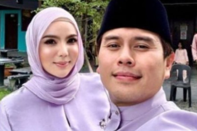 VIRAL! Penyebab Cik Epal Cerai Dengan Suaminya Setelah 10 Tahun, Netizen Duga Karena Ada Orang Ketiga? 