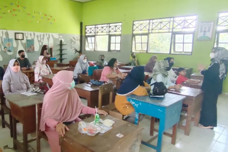 Contoh Sambutan Wali Kelas Saat Pembagian Raport SD Untuk Wali Murid Paling Mudah Dihafalkan