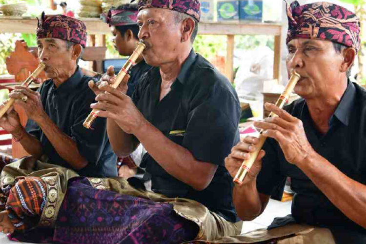 Teknik Dasar Memainkan Kunci Suling Dangdut, Pelajari Sebelum Menjadi Pemain Suling Professional