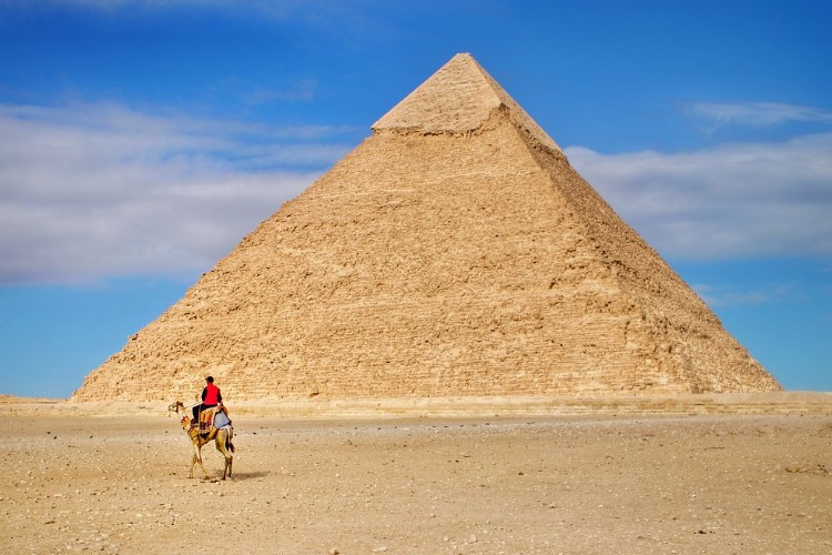 Contoh Benda Berbentuk Limas Dalam Kehidupan Sehari Hari Dari Piramida Gyza Hingga Museum Louvre 