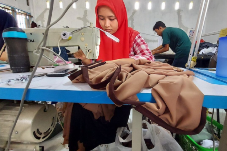 10 Rekomendasi Jasa Penjahit Terbaik di Kota Bogor, Bisa Jahit Segala Model Pakaian dengan Tenaga Professional
