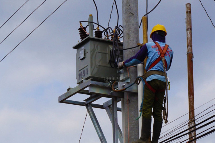 Pemadaman Listrik Gresik Hari Ini 15 Maret 2024, Sejumlah Wilayah Akan Mati Lampu Berjam-Jam