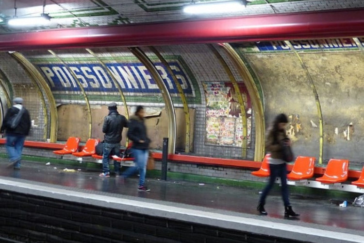 La Signification de Crack Zone dans Metro Pariz Viral sur les Médias Sociaux, Apparemment pour la Prévention des Drogues !