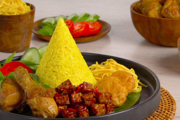 Resep Nasi Kuning Tumpeng Mini Lezat Untuk 5 Porsi, Solusi Makanan Nikmat dan Budget Hemat!