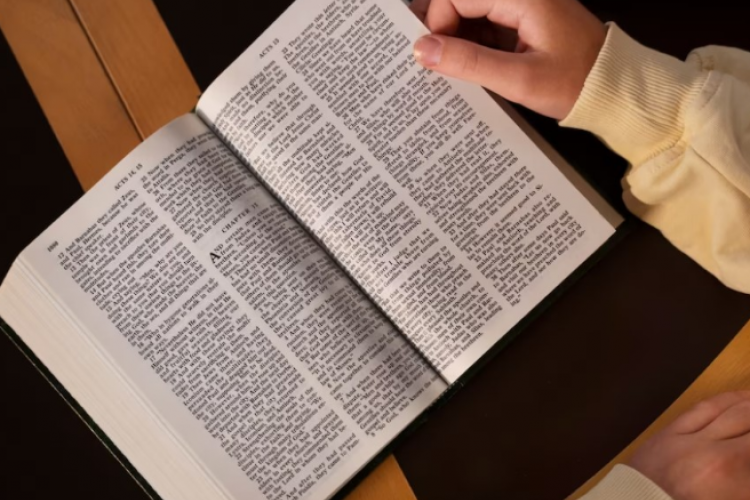 Bacaan Injil Harian Katolik Hari Sabtu 6 Januari 2024 Lengkap dengan Mazmur Tanggapan