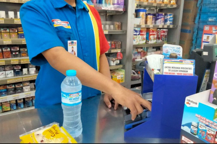 Ini Dia Suka Duka Pengalaman Kerja di Indomaret, Siap Potong Gaji dan Hari Libur Tidak Menentu