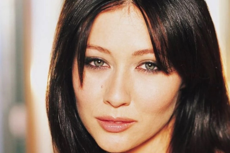 Recommandation Séries TV Avec Shannen Doherty Elle Serait Décédée Après Avoir Lutté Contre Un Cancer Du Sein.