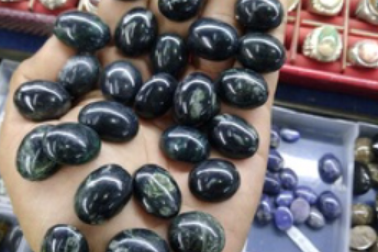 Apa Itu Khodam Batu Black Jade? Konon Mampu Lindungi Dari Kekuatan Negatif dan Sembuhkan Penyakit Kronis!