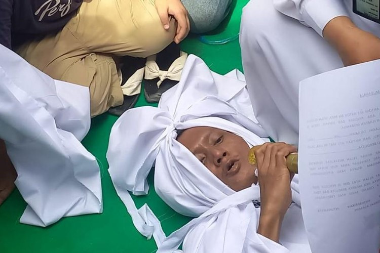 Nekat Lakukan Sumpah Pocong, Pria di Palembang Ini Tetap Divonis 12 Tahun Penjara