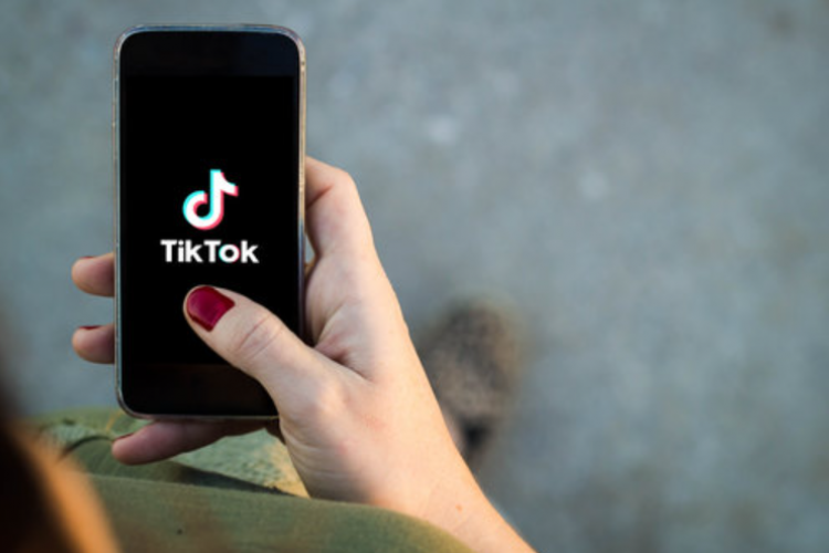 Jam FYP TikTok Hari Ini Minggu, 19 Mei 2024 : Jadwal Terbaik Buat Konten Viral dalam Hitungan Detik!