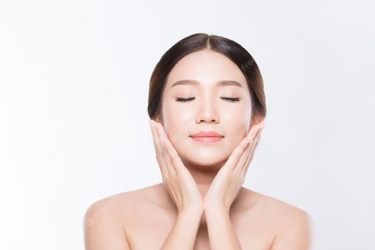 Daftar 7 Produk Skincare Untuk Mencerahkan Kulit Jadi Lebih Putih yang Aman dan Terjangkau