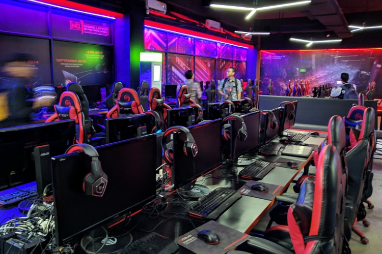 Warnet Gaming Populer di Surabaya, Fasilitas Lengkap Anti Lag! Main Auto Mudah Menang