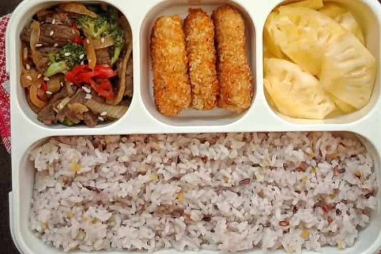 Menu Diet Lunch Box Untuk Suami, Makin Sehat dan Disayang Pasangan!