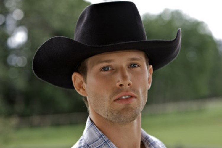 Profil Kerry James Est Un Acteur Canadien D'origine Irlandaise Qui Joue Actuellement Le Rôle De Caleb Odell Dans Heartland