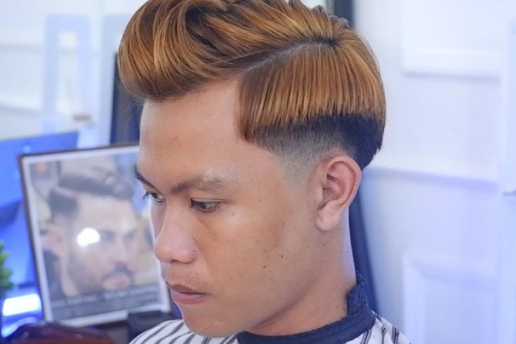 Apa Itu Gaya Rambut Dua Jari Gantung? Ini Bentuk Wajah yang Cocok Untuk Menggunakannya!