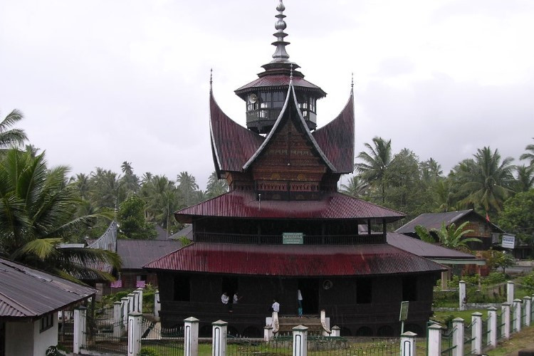 Hiasan Puncak Atap Masjid Disebut Dengan Apa? Begini Penjelasannya yang Wajib Kamu Tahu 