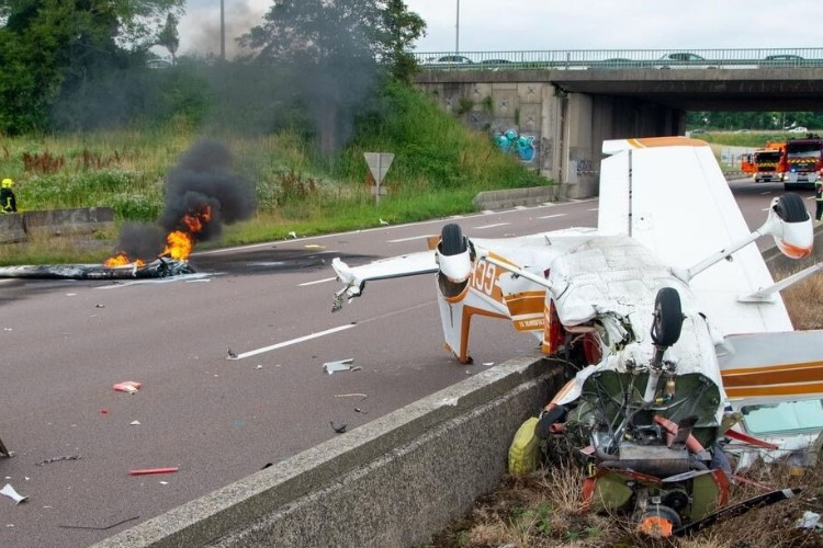 Accident A4 Avion De Tourisme En Approche De L'aéroport De Lognes S'écrase Sur Des Câbles À Haute Tension