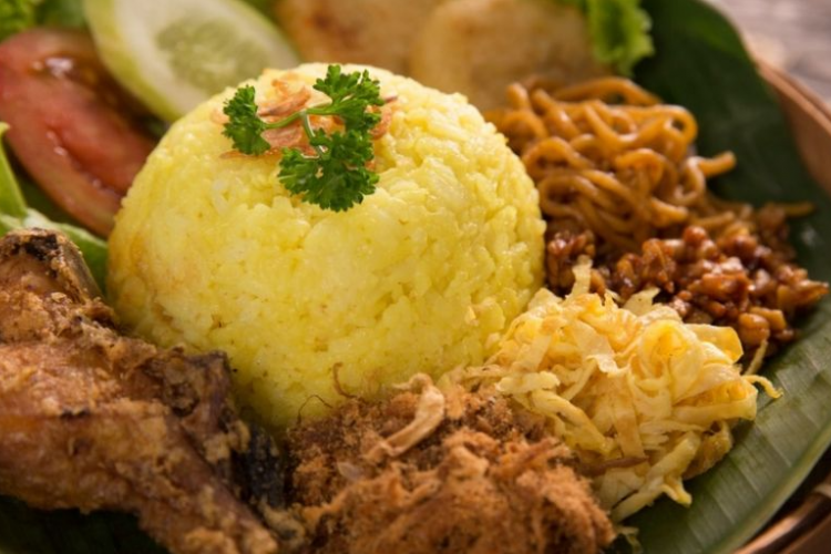 Resep Nasi Kuning Untuk 20 Porsi Paling Enak dan Mudah, Dijamin Langsung Ludes!