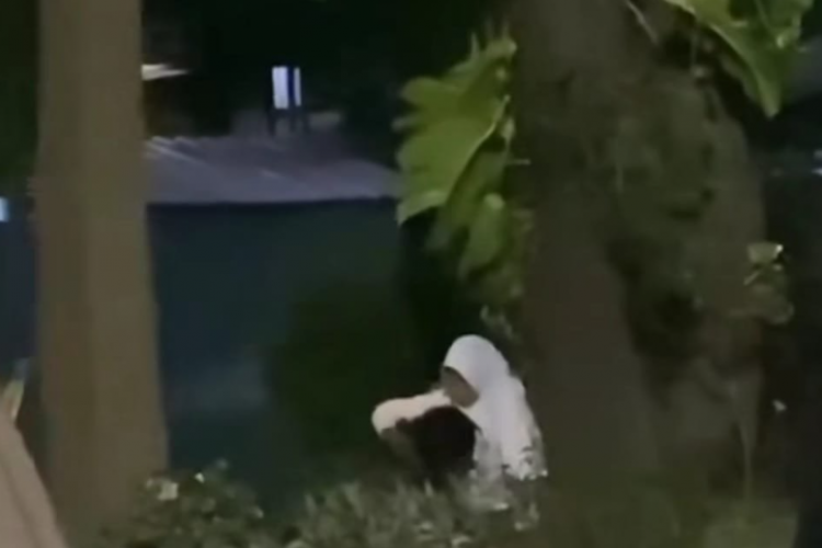 Video Mesum Pasangan di Taman Sekartaji Kediri Viral Facebook Hingga TikTok, Warganet: Cinta Tak Selamanya Indah Adek!