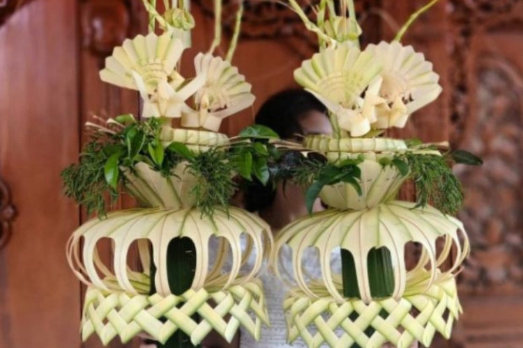 Cara Membuat Kembar Mayang Sederhana, Sebagai Simbol Langgengnya Pernikahan dan Kehidupan yang Baru