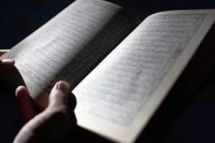 Muslim Wajib Tau! Keutamaan Surah Al Insyiqaq Ayat 7-13, Bisa Melihat Allah Tanpa Penghalang Apapun!