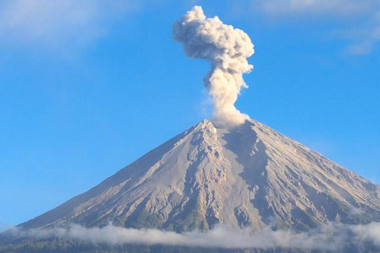 Sejarah Letusan Gunung Semeru yang Wajib Kamu Ketahui, Tercatat Ada 5 Erupsi Terbesar 