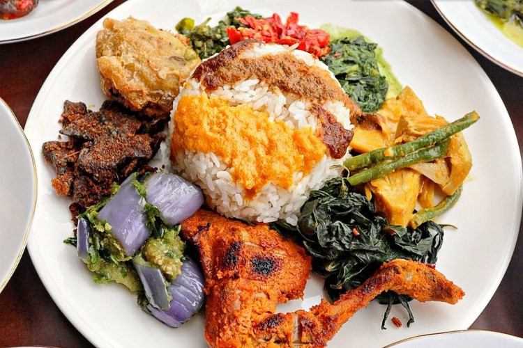 Daftar Harga Nasi Padang di Berbagai Rumah Makan Padang, Menu Andalan Pengisi Perut yang Merakyat 