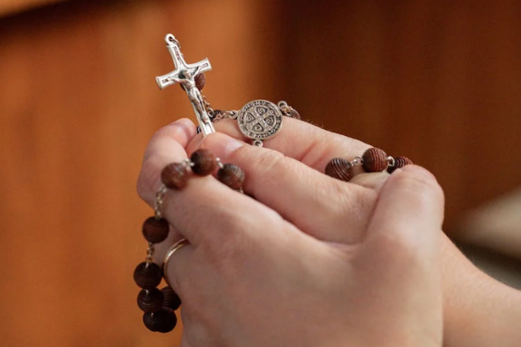 Bacaan Renungan Harian Katolik Selasa, 2 Januari 2024: Memperdalam Makna Kesaksian Hidup
