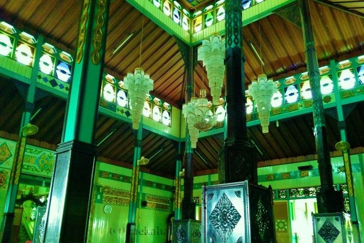 Keistimewaan Cat Masjid Warna Hijau Dalam Islam, Bikin Masjid Lebih Adem