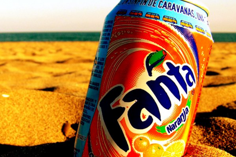 Iklan Komersial Minuman Fanta Terbaru 2023, Simple dan Miliki Desain yang Menarik Untuk Pelanggan