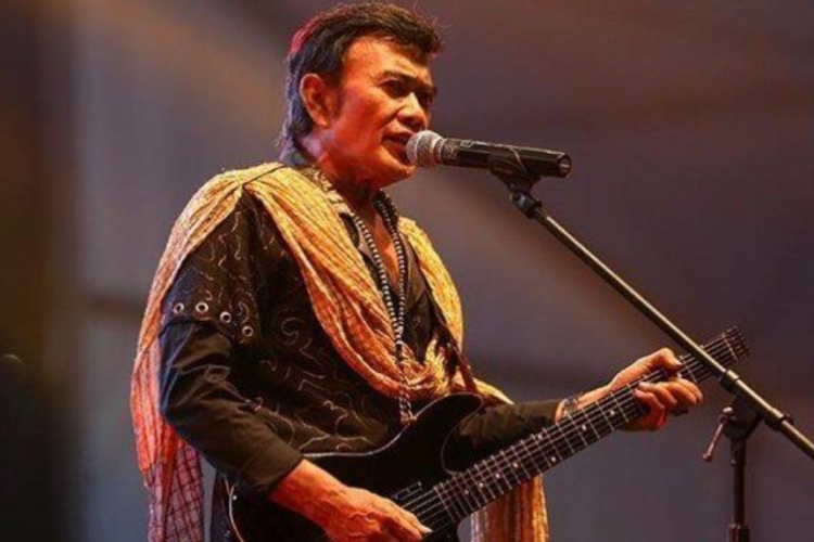 Link Download Dangdut Karaoke Rhoma Irama ft Rita Sugiarto - Kerinduan Tanpa Vokal MP3