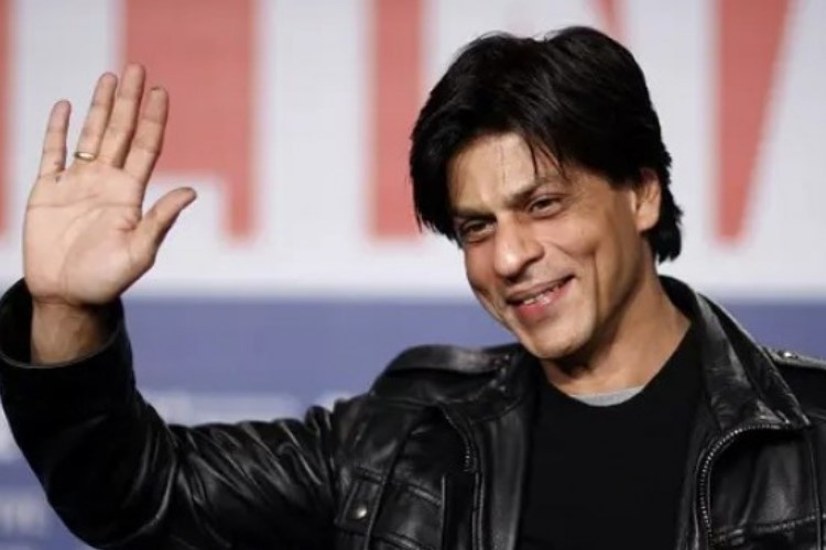 Shah Rukh Khan Meninggal? HOAKS! Cek Kondisi Terkini Sang Bintang Bollywood Usai Kena Heatstroke