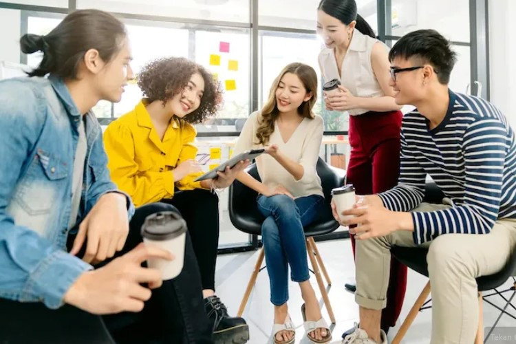 Kumpulan Contoh Pantun Kena Mental Ampuh Buat Sindir Teman Yang Suka Nggak Sadar Kesalahan