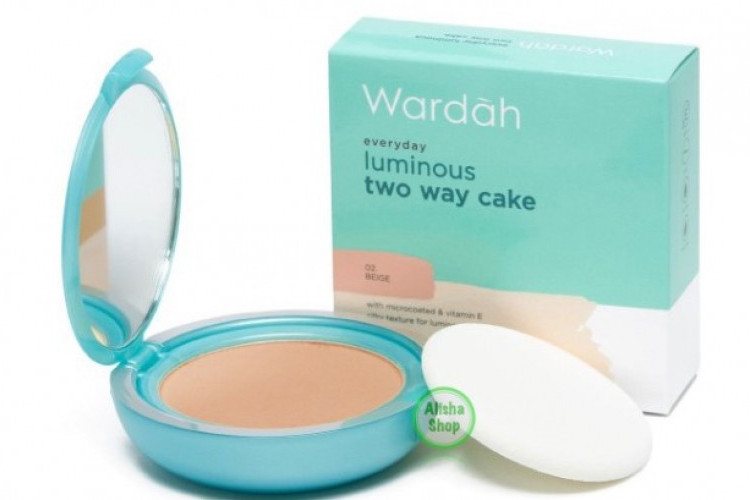 Review Bedak Wardah Luminous Two Way Cake, Terjangkau dan Tahan Lama!