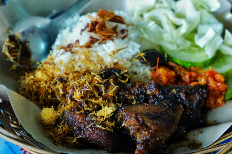 Daftar Harga Menu Nasi Bebek Khas Madura Mbak Lut Terbaru, Paling Andalan ada Bebek Super Pedas