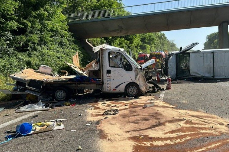 Un Accident Sur L'a41 Fait Trois Blessés, Dont Un Enfant De 5 Ans En Urgence