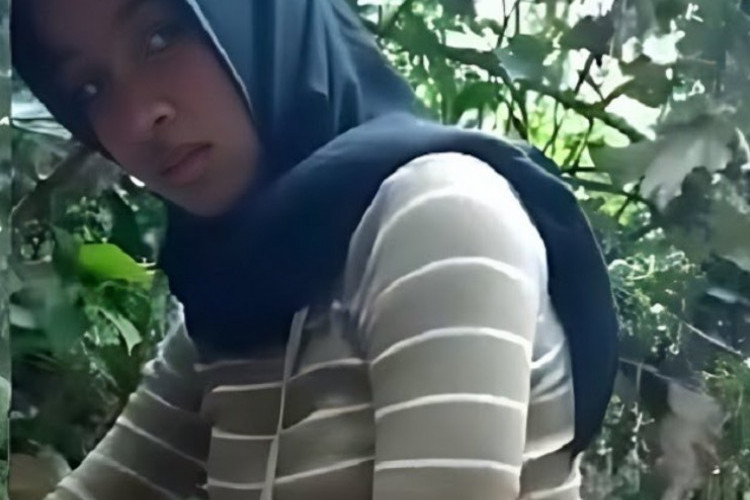 Video Renata Pacitan Neng Alas Viral, 35 detik yang Menjelaskan Bukti Keberadaan Hal-Hal Gaib!