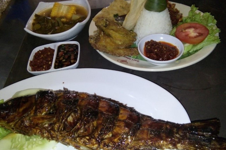 Menu Rekomendasi Paling Laris Rumah Makan Sari Idaman Bintara Bekasi, Gurame dan Ayam Tetap Andalan!