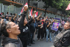 Tolak Hasil Pemilu 2024, Kumpulan Demo Hari Ini Beraksi di Depan Gedung DPR! Banyak Massa yang Tumbang