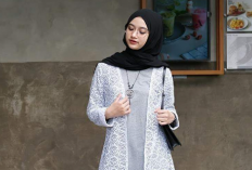 Baju Hitam Putih Cocok Dengan Jilbab Warna Apa? Pakai Warna Pilihan Ini Agar Tampil Elegan!