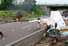 Crash d’avion autoroute A4 Vidéo originale non censurée,un avion de tourisme s'écrase sur l'autoroute et fait trois morts